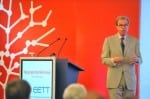 nicholas-negroponte O ιδρυτής του Μη Κυβερνητικού Οργανισμού "One Laptop Per Child" και καθηγητής του MIT κ. Nicholas Negroponte.