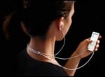 teen-listening-to-ipod