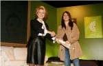 ypotrofia cosmote 2010 Η Διευθύντρια Εταιρικών Σχέσεων της COSMOTE κ. Μαριλένα Φατσέα με την Διακριθείσα από το Νομό Λέσβου, Αντωνία Καραμβάση