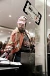 Ο Απόστολος  Μητρόπουλος πίσω από τα dj decks του Fashion Street Party