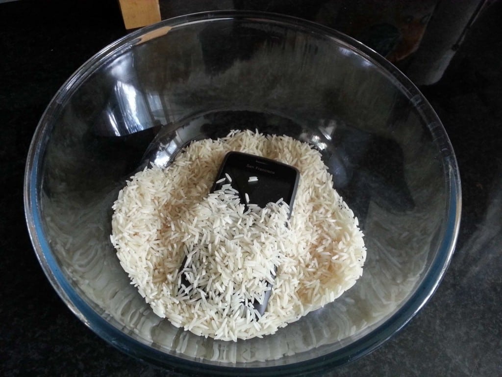 phone-in-rice