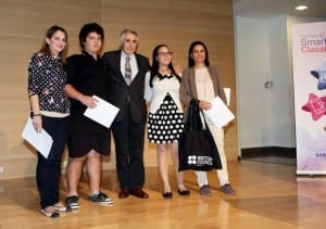 O Υφυπουργός Παιδείας, Έρευνας και Θρησκευμάτων, κ. Θεοδόσης Πελεγρίνης με τη νικητήρια ομάδα